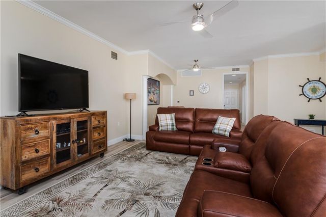 3952 Forest Glen BLVD 101, Naples, FL 34114