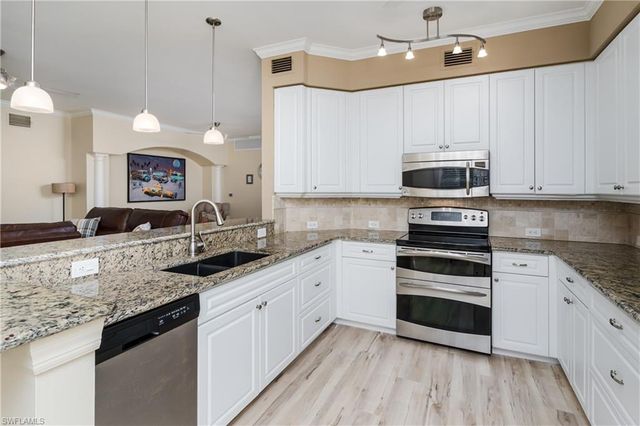 3952 Forest Glen BLVD 101, Naples, FL 34114