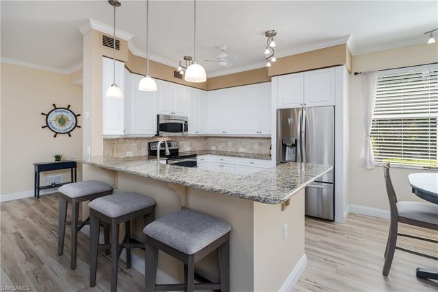 3952 Forest Glen BLVD 101, Naples, FL 34114