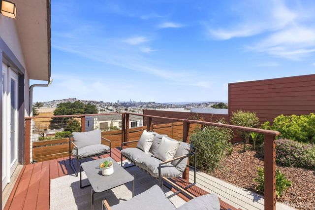 703 Dartmouth Street, San Francisco, CA 94134