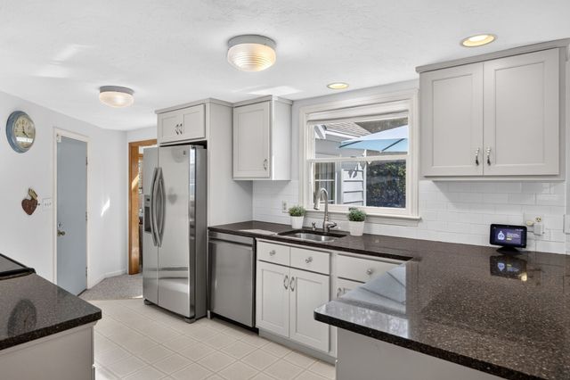 16 Holly Ridge Drive, Sandwich, MA 02563
