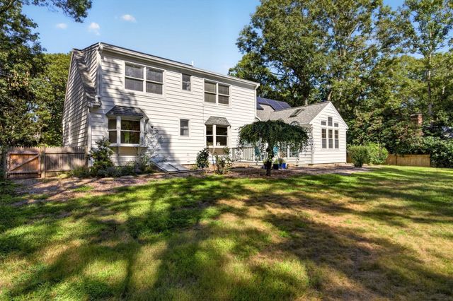 16 Holly Ridge Drive, Sandwich, MA 02563