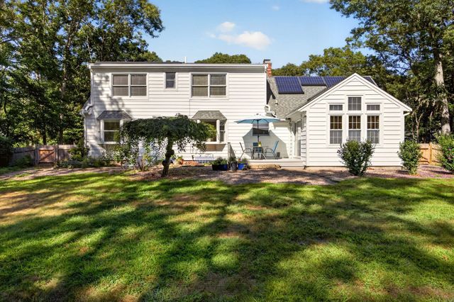 16 Holly Ridge Drive, Sandwich, MA 02563