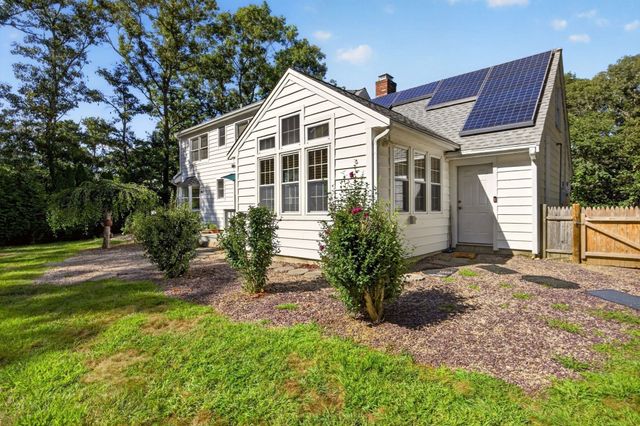 16 Holly Ridge Drive, Sandwich, MA 02563