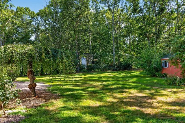 16 Holly Ridge Drive, Sandwich, MA 02563