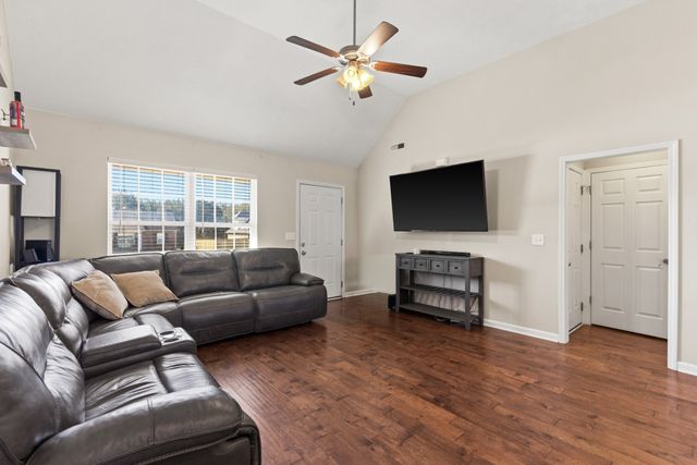 2306 Auldridge Dr, Christiana, TN 37037