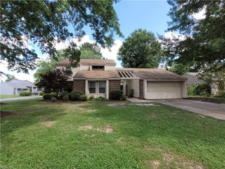 1544 Edgewater DR, Virginia Beach, VA 23464