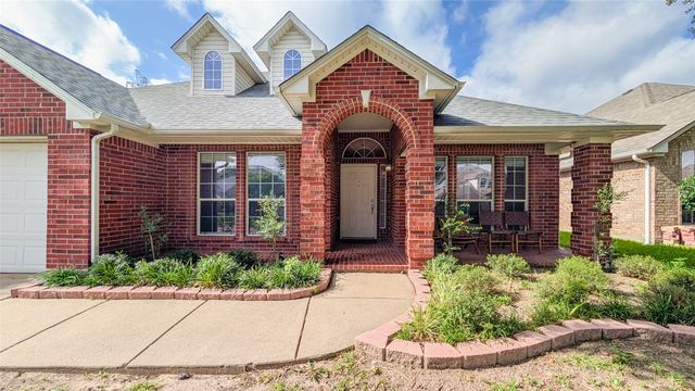 1007 Boscombe Court, Grand Prairie, TX 75052