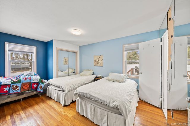 11 Castle Drive, Chestnut Ridge, NY 10977