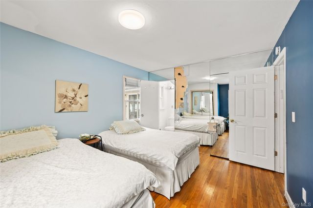 11 Castle Drive, Chestnut Ridge, NY 10977