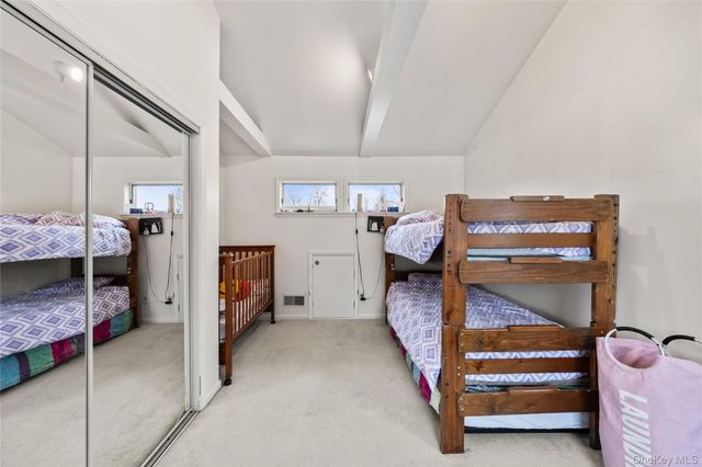 11 Castle Drive, Chestnut Ridge, NY 10977