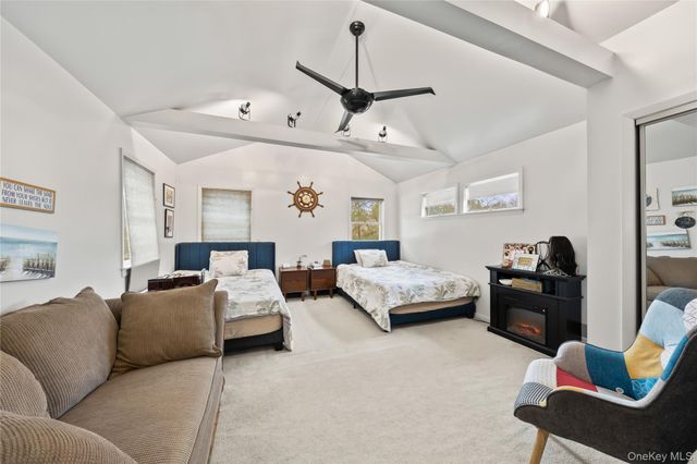 11 Castle Drive, Chestnut Ridge, NY 10977