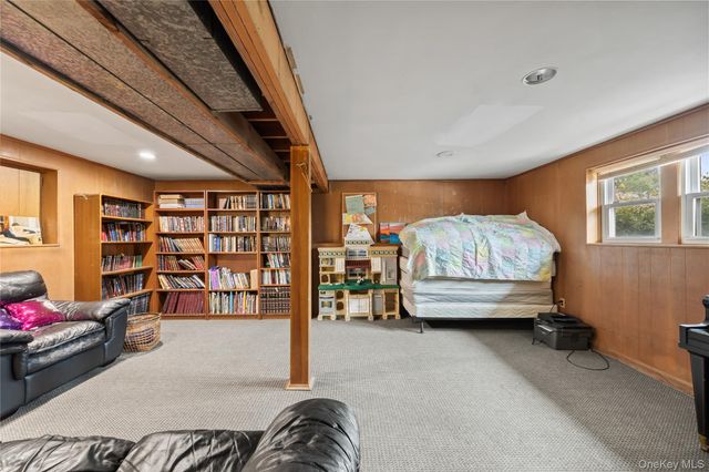 11 Castle Drive, Chestnut Ridge, NY 10977