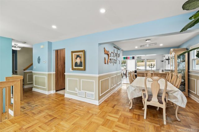 11 Castle Drive, Chestnut Ridge, NY 10977