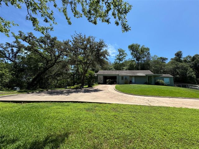 1601 Hwy 77 S, La Grange, TX 78945