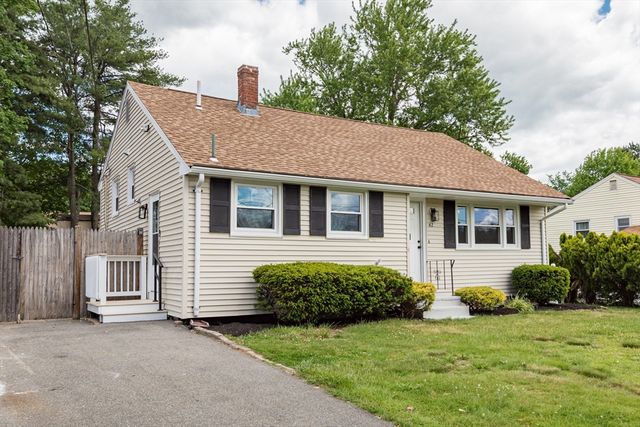 42 Pratt St, Brockton, MA 02302