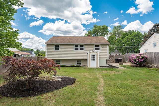 42 Pratt St, Brockton, MA 02302