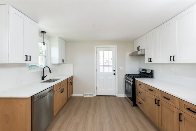 42 Pratt St, Brockton, MA 02302