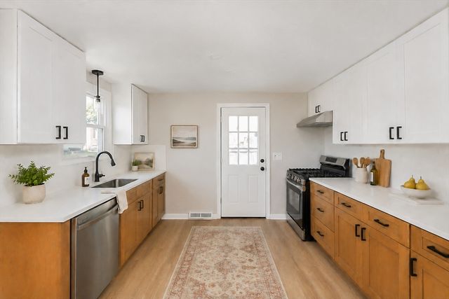 42 Pratt St, Brockton, MA 02302