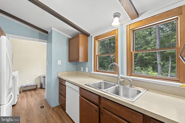 9448 GREEN RD, Midland, VA 22728