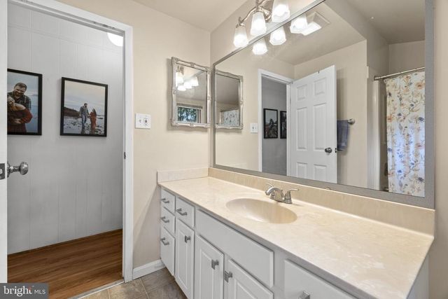 9448 GREEN RD, Midland, VA 22728
