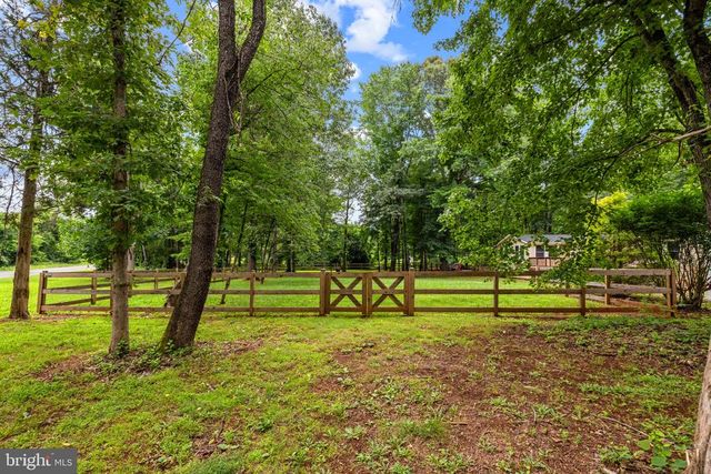9448 GREEN RD, Midland, VA 22728
