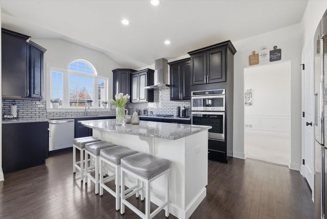 2617 Barker Drive, Batavia, IL 60510