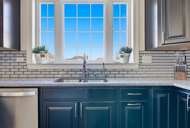 2617 Barker Drive, Batavia, IL 60510