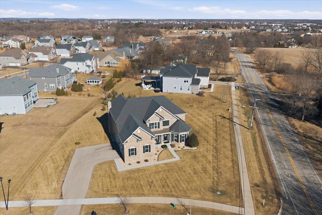 2617 Barker Drive, Batavia, IL 60510