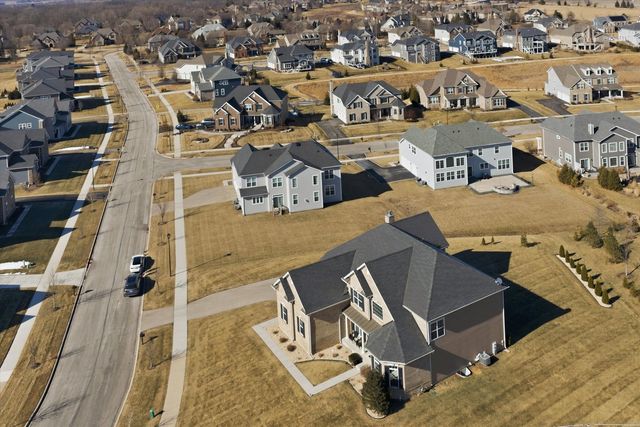 2617 Barker Drive, Batavia, IL 60510