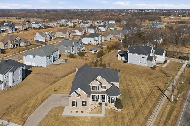 2617 Barker Drive, Batavia, IL 60510