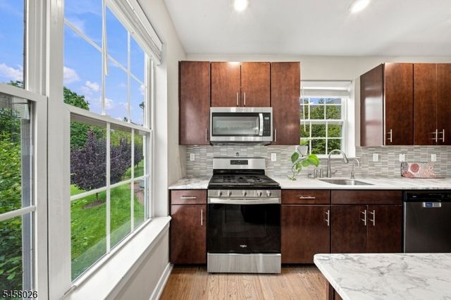 96 Sowers Dr, Mount Olive Twp., NJ 07840