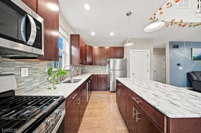96 Sowers Dr, Mount Olive Twp., NJ 07840