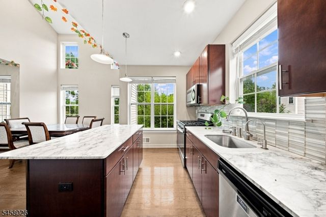 96 Sowers Dr, Mount Olive Twp., NJ 07840