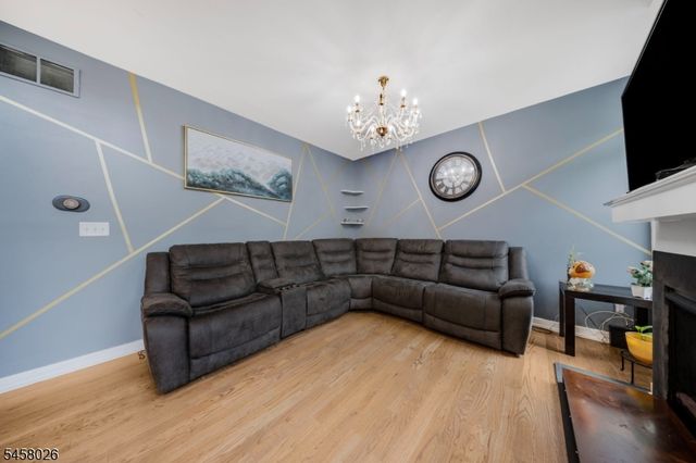 96 Sowers Dr, Mount Olive Twp., NJ 07840