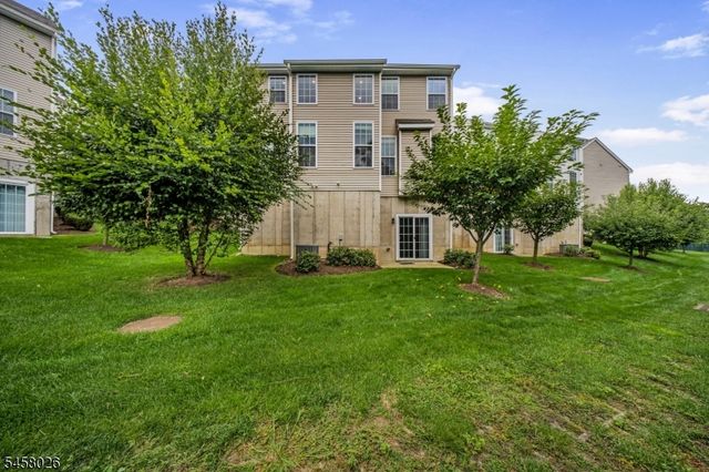 96 Sowers Dr, Mount Olive Twp., NJ 07840