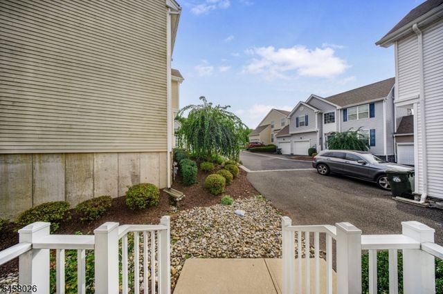 96 Sowers Dr, Mount Olive Twp., NJ 07840