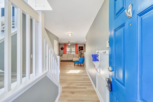 8653 Grassy Oak Trail, North Charleston, SC 29420