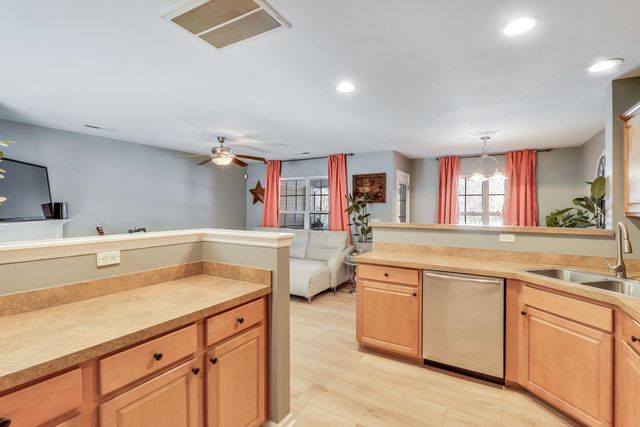 8653 Grassy Oak Trail, North Charleston, SC 29420