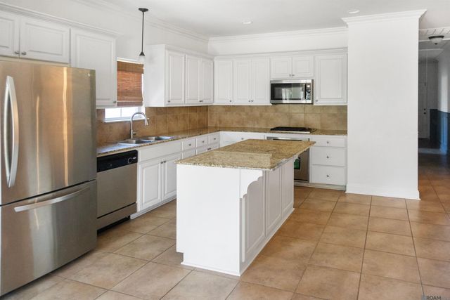 14241 Jamestown Blvd, Baton Rouge, LA 70810