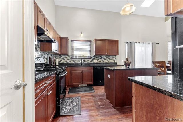 3710 Ridge View Drive, Trenton, MI 48183