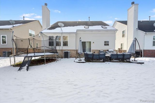 3710 Ridge View Drive, Trenton, MI 48183