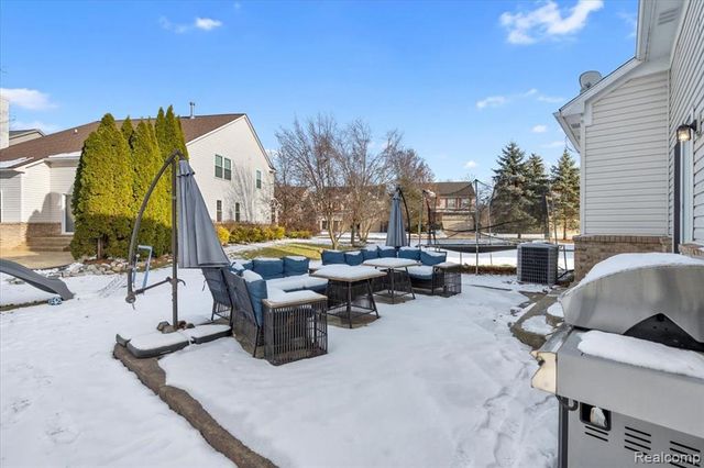 3710 Ridge View Drive, Trenton, MI 48183