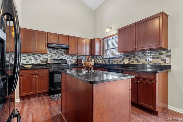 3710 Ridge View Drive, Trenton, MI 48183