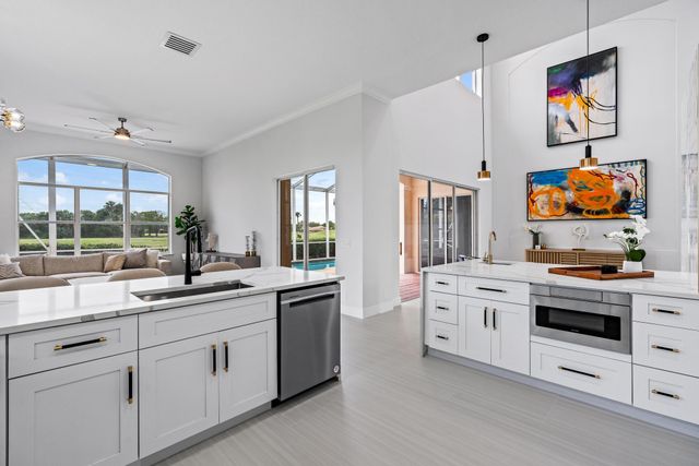 1124 Grand Cay Drive, Palm Beach Gardens, FL 33418