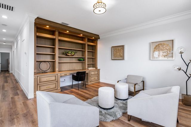 1124 Grand Cay Drive, Palm Beach Gardens, FL 33418