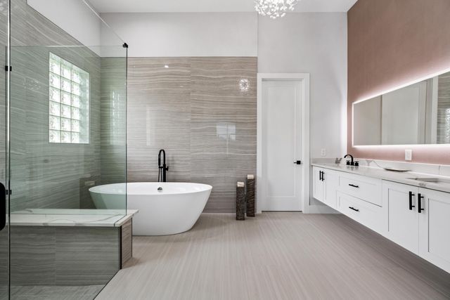 1124 Grand Cay Drive, Palm Beach Gardens, FL 33418