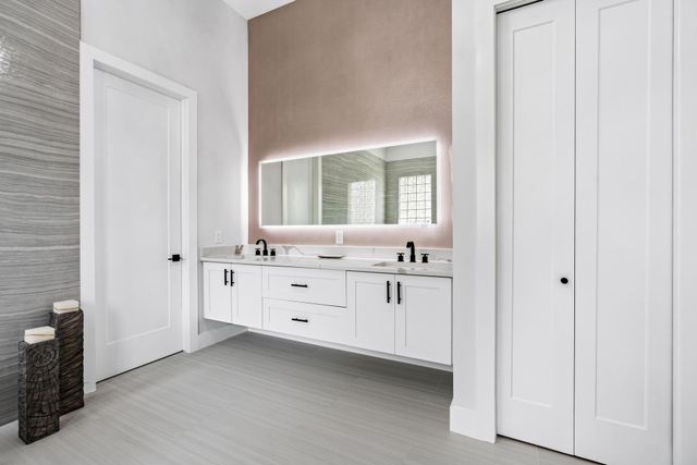 1124 Grand Cay Drive, Palm Beach Gardens, FL 33418