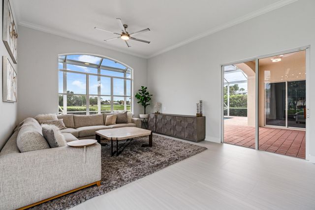 1124 Grand Cay Drive, Palm Beach Gardens, FL 33418