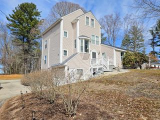 15 Ayers Lane, Dover, NH 03820